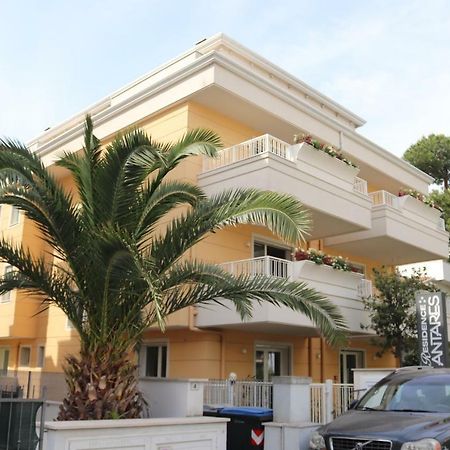 Antares Aparthotel Riccione Exterior photo